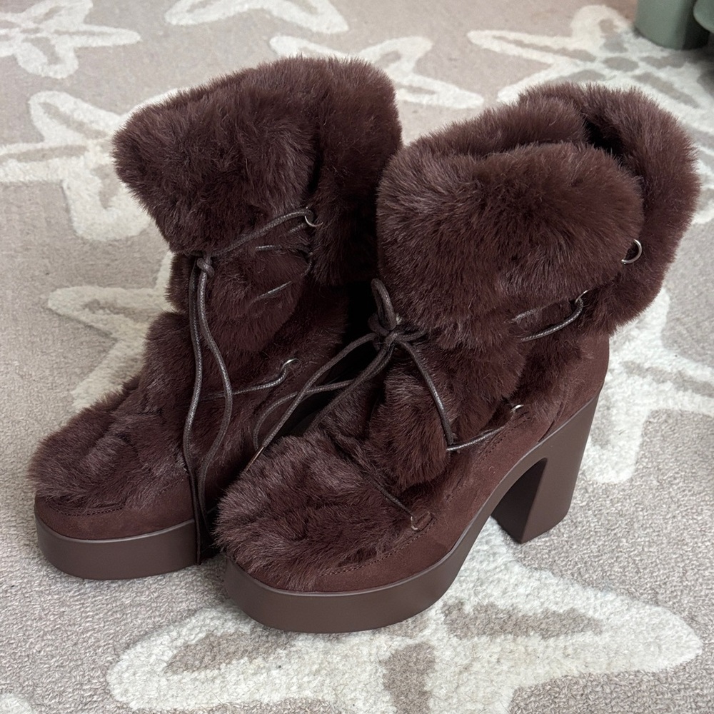 Justfab brown furry platform boots size 7.5
